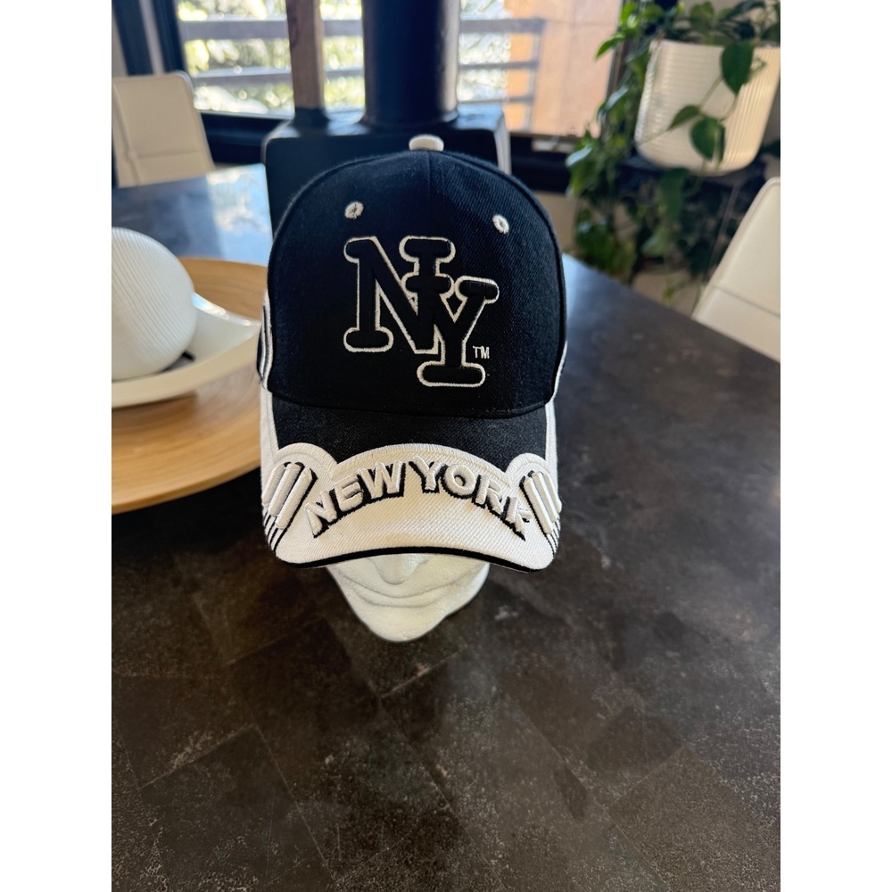 City Hunter New York Baseball‎ Cap Black White NY Embroidered Hat Adjustable